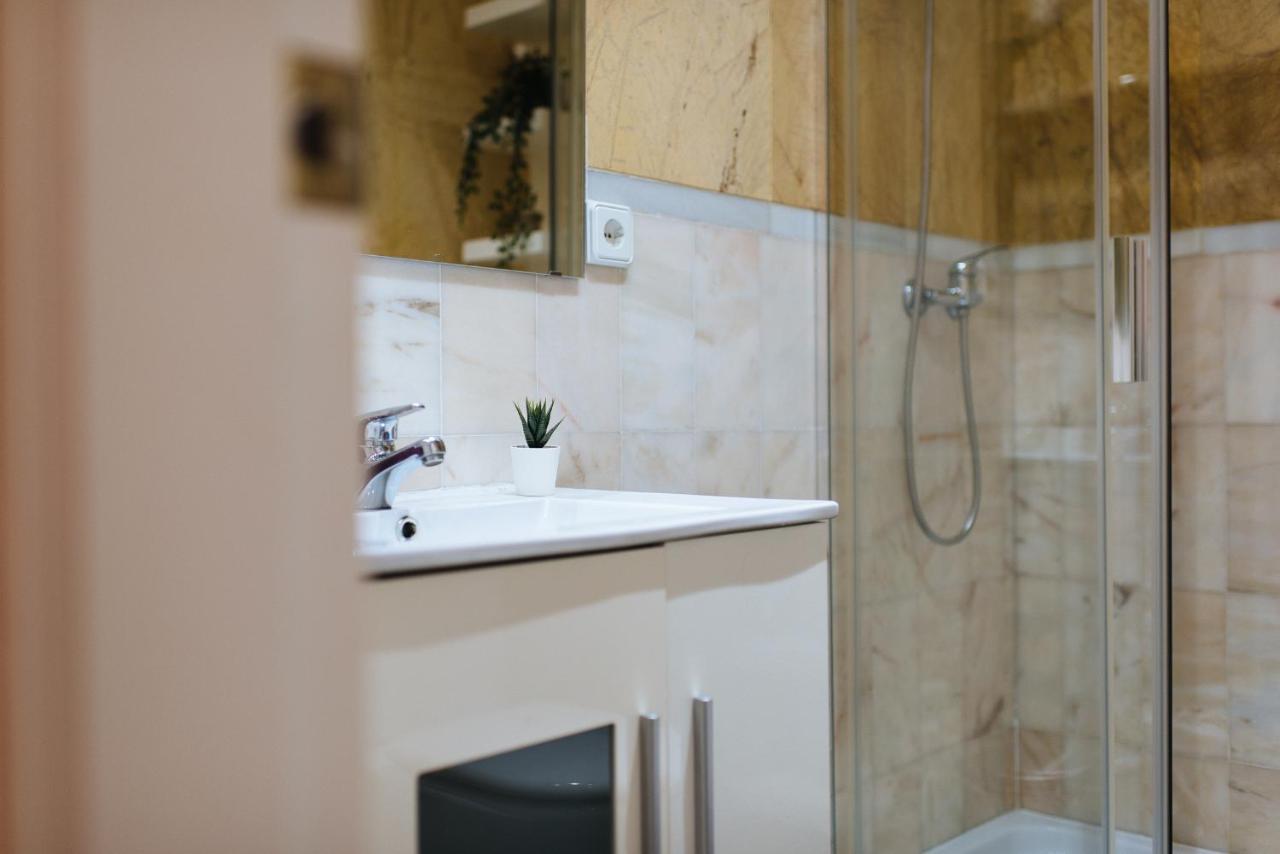 Holi-Rent Lanza Appartement Sevilla Buitenkant foto